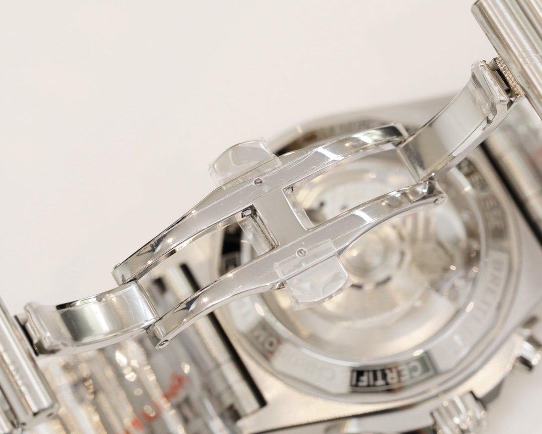 CHRONOMAT B01 STAINLESS STEEL CREAM DIAL