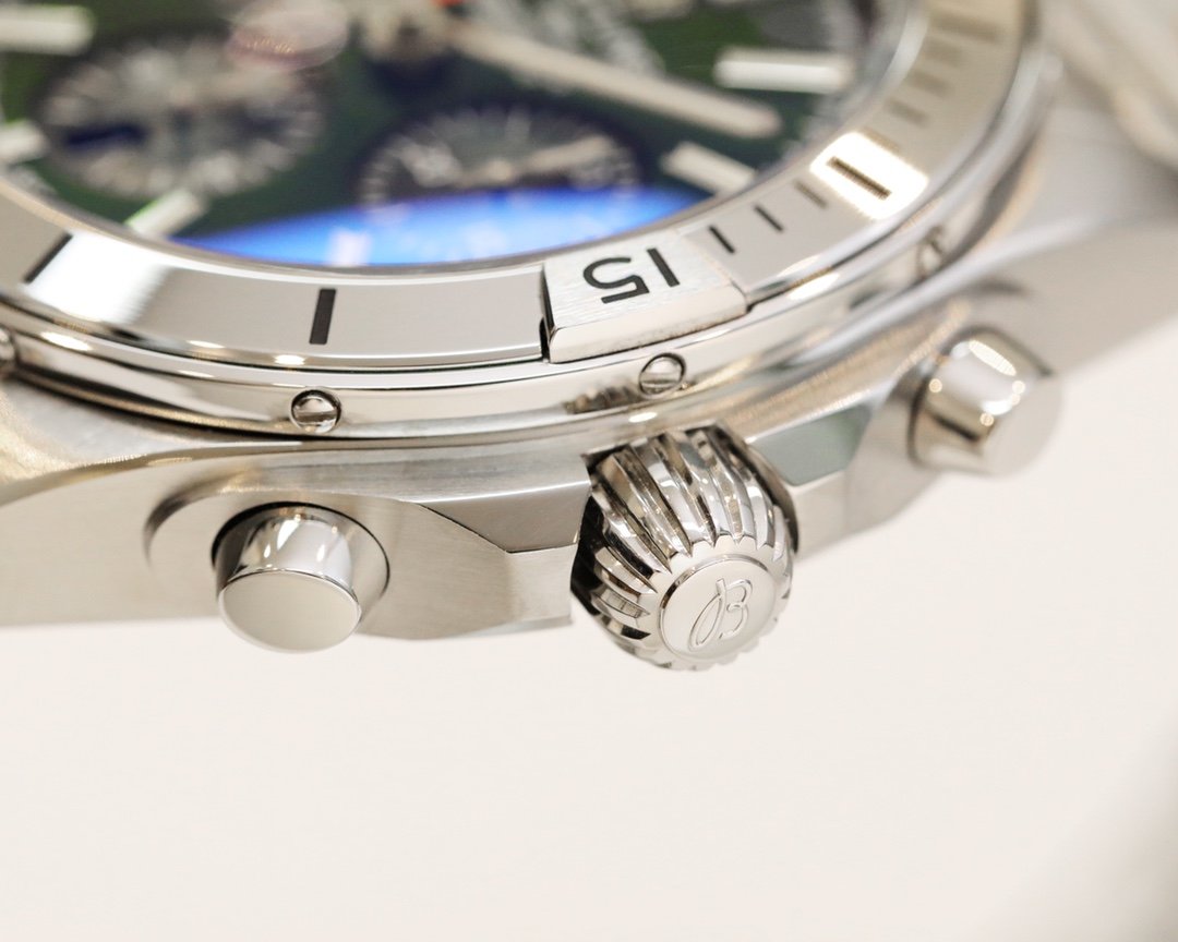CHRONOMAT B01 STAINLESS STEEL GREEN DIAL