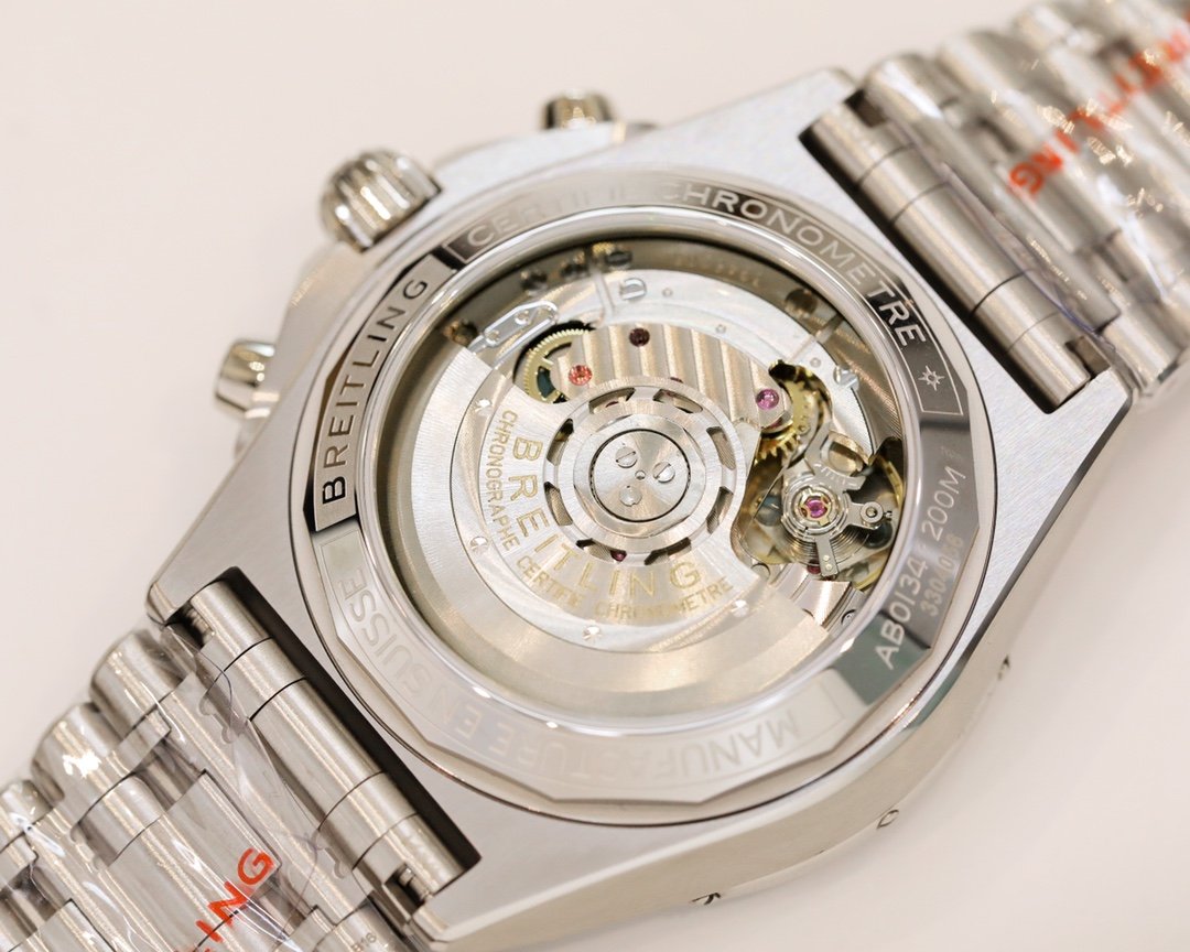 CHRONOMAT B01 STAINLESS STEEL GREEN DIAL