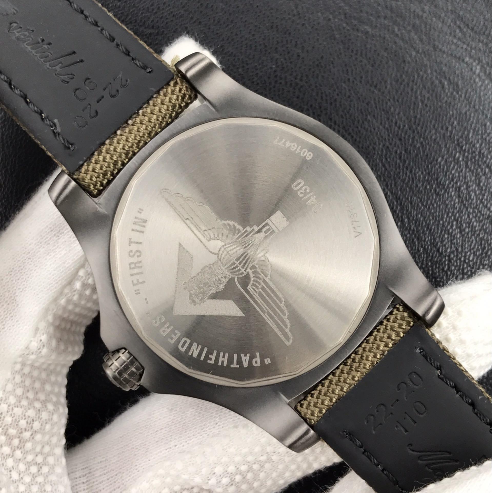 AVENGER BLACKBIRD 44MM TITANIUM BLACK DIAL