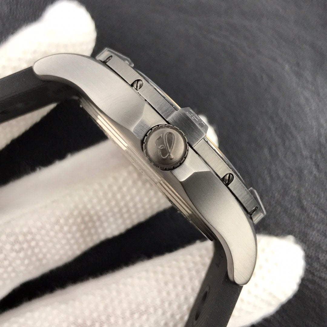 AVENGER BLACKBIRD 44MM TITANIUM BLACK DIAL