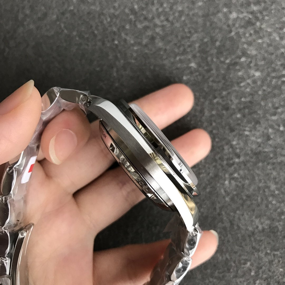 SPEEDMASTER SILVER SNOOPY STAINLESS STEEL