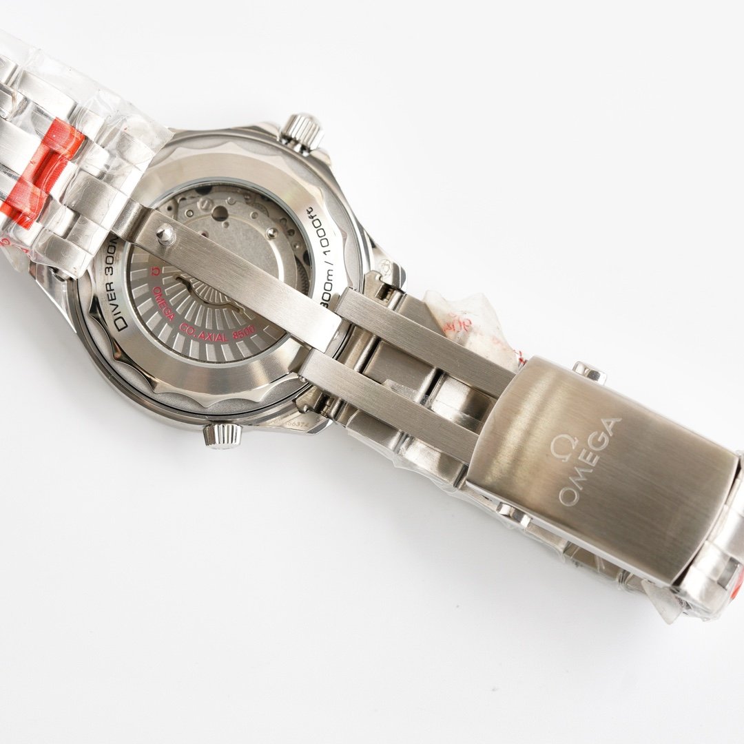 SEAMASTER DIVER 300M CO-AXIAL 42MM ROSE GOLD BLACK CERAMIC