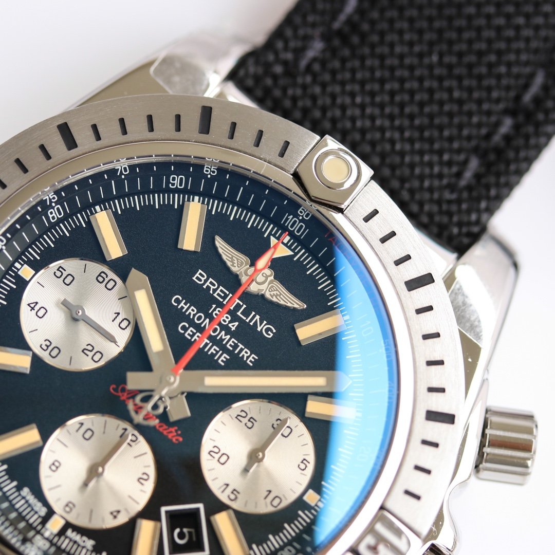 CHRONOMAT 44 AIRBORNE BLACK DIAL TEXTILE