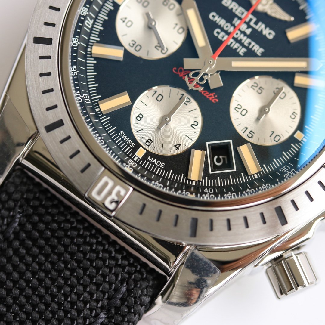 CHRONOMAT 44 AIRBORNE BLACK DIAL TEXTILE