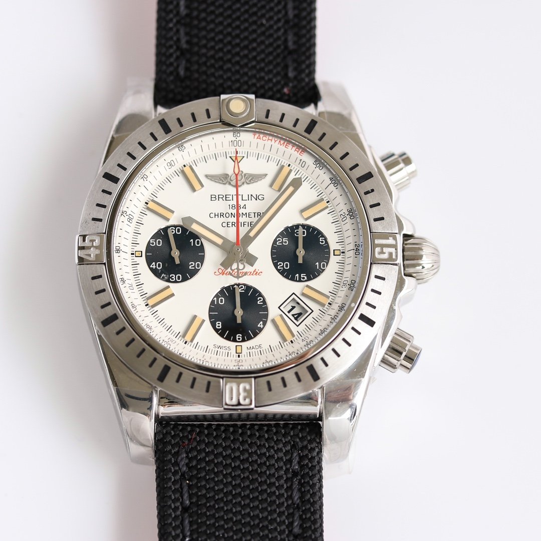 CHRONOMAT 44 AIRBORNE PANDA DIAL TEXTILE
