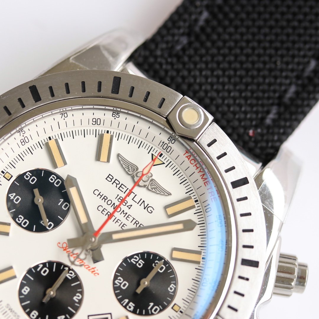 CHRONOMAT 44 AIRBORNE PANDA DIAL TEXTILE