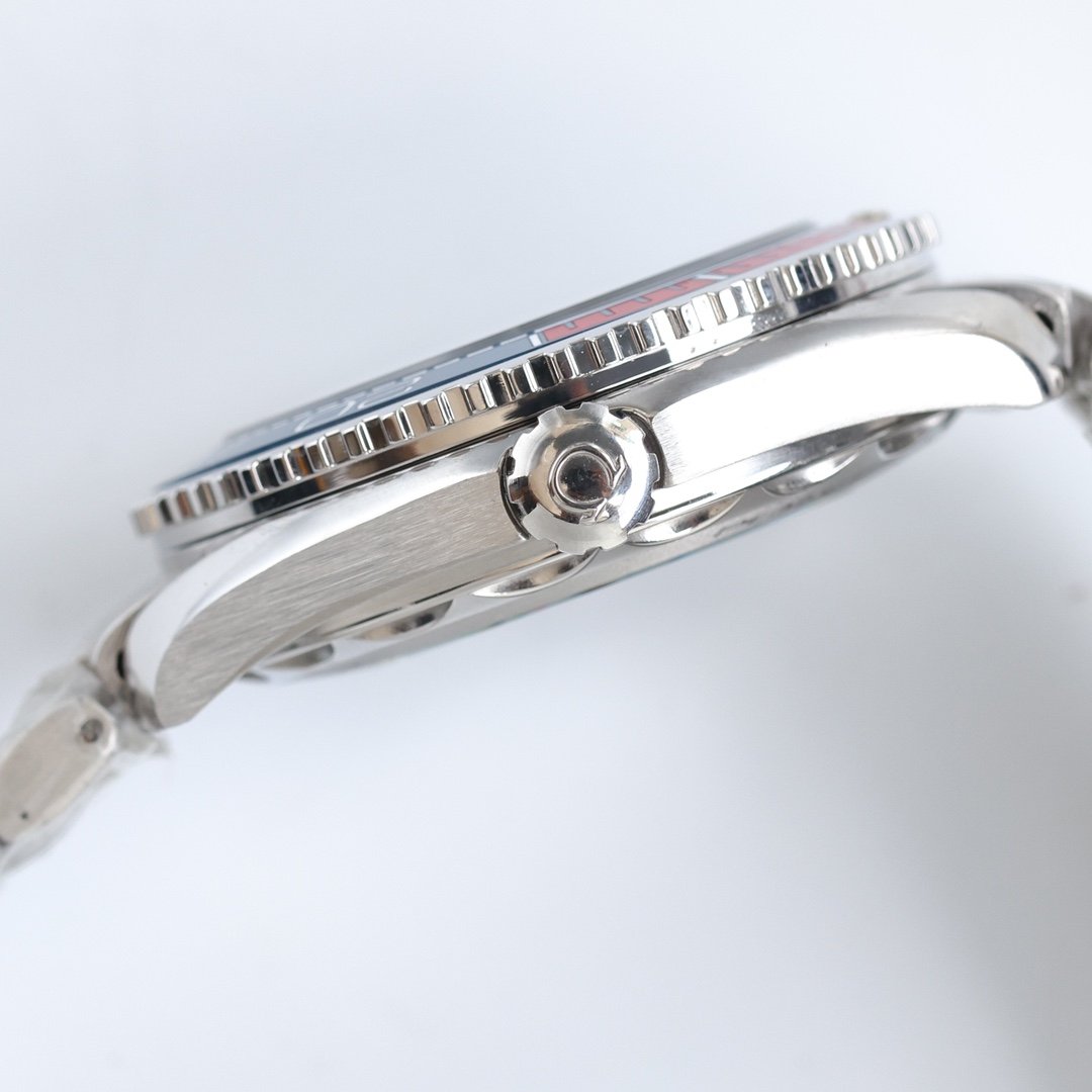 SEMASTER PLANET OCEAN 600M CERAMIC BLUE DIAL STEEL BRACELET