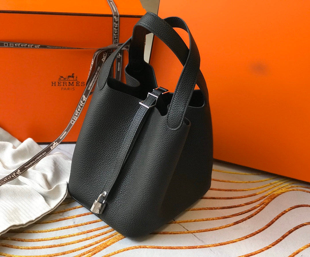 picotin lock 22 black togo shw