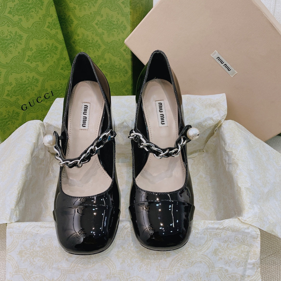 Miu Miu 2026 Pearl Chain Buckle Pumps Black Patent Leather 155484