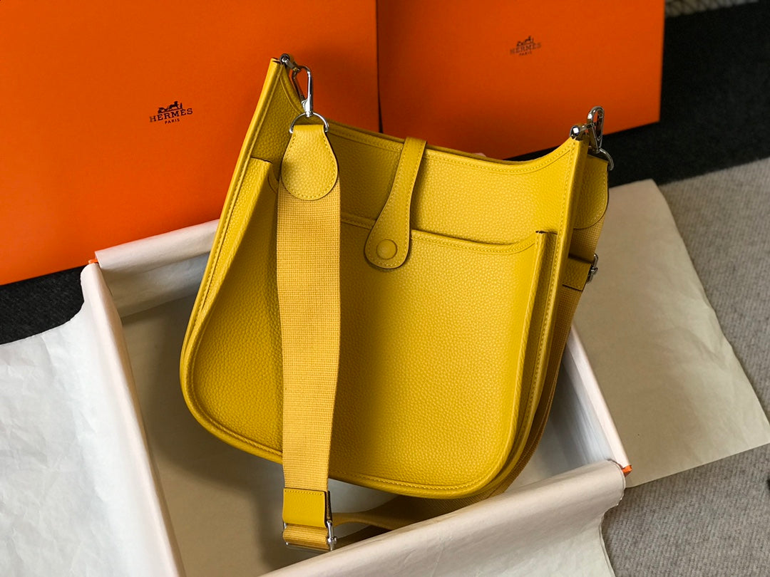 Evelyne 29cm Dark Yellow Togo Shw