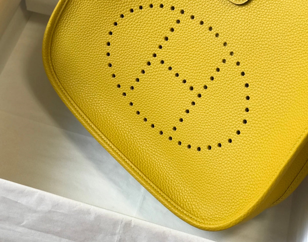 Evelyne 29cm Dark Yellow Togo Shw