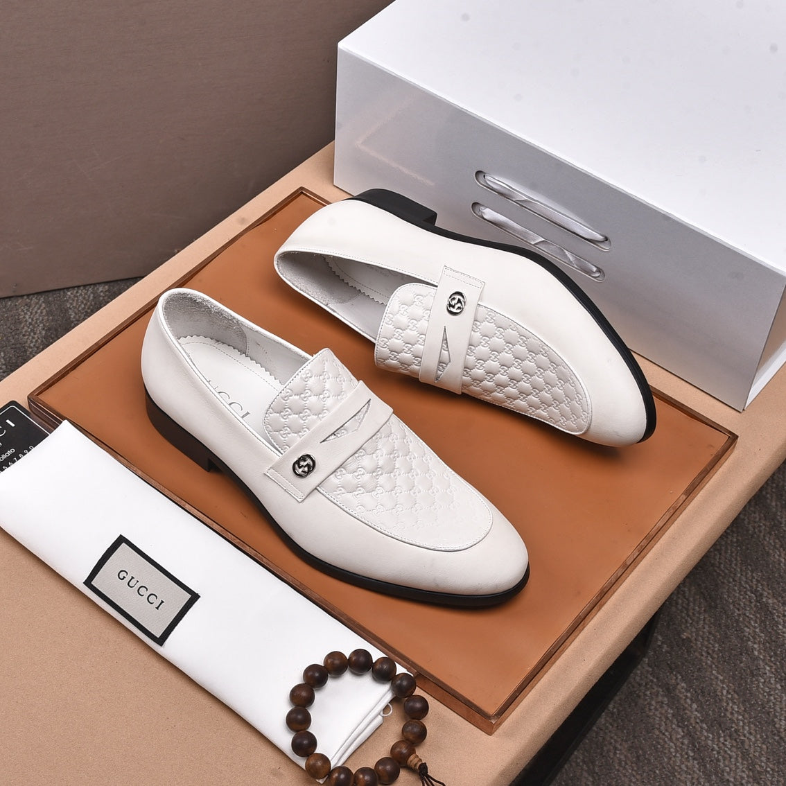 GG Men's Loafer White Embossed Cowhide 538718