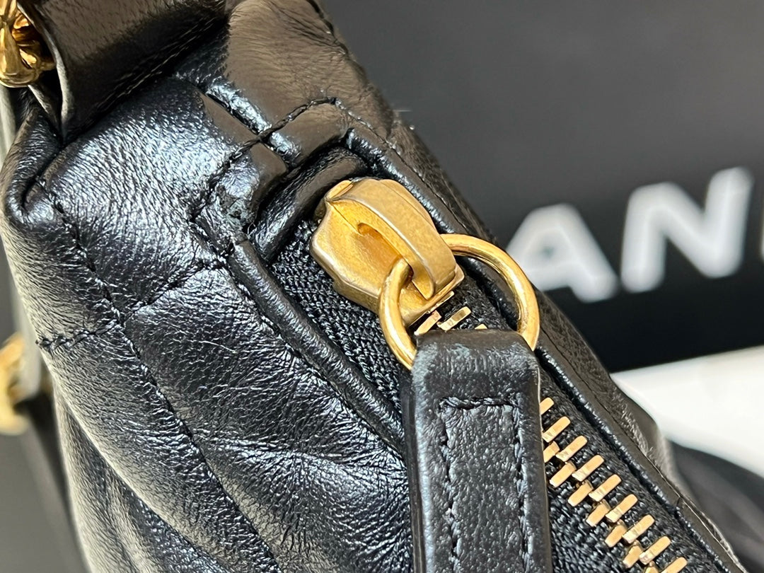 Chanel 2026 Quilted Hobo Bag 25cm Black Leather