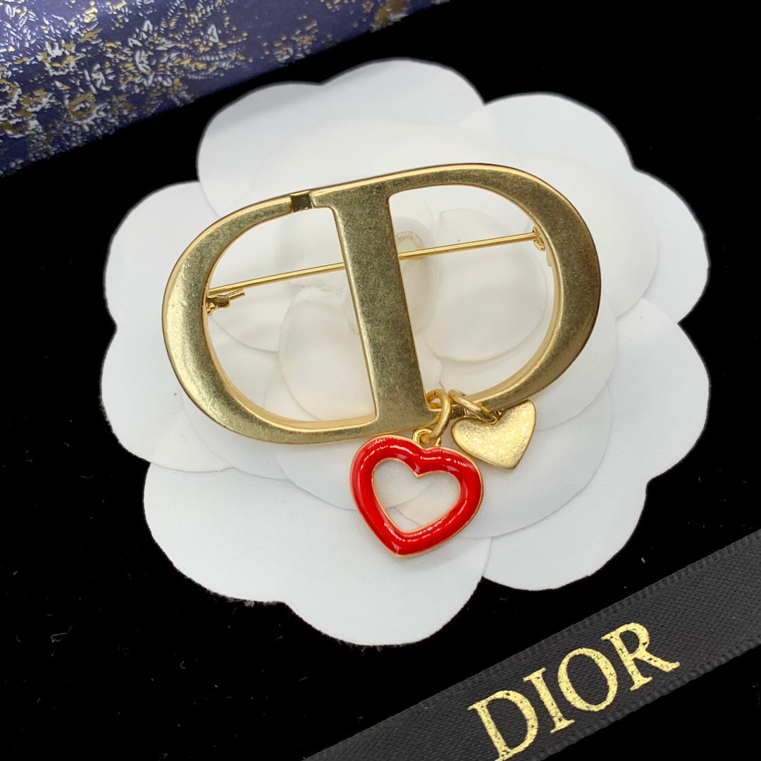 CD Brooch 178846