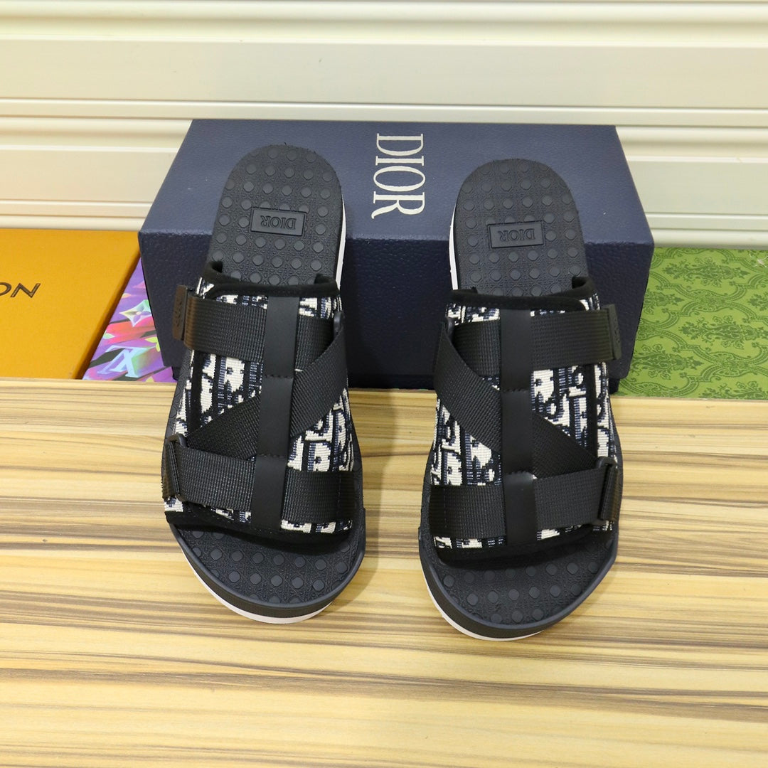 CD ALPHA SANDAL BLACK AND BEIGE JACQUARD