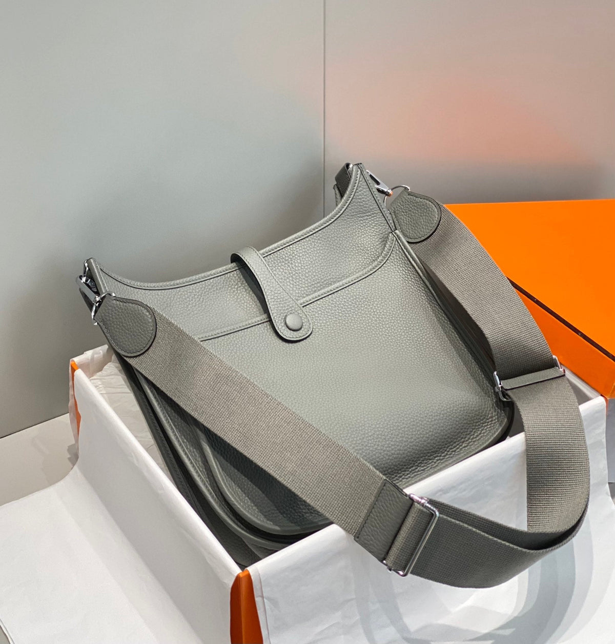 Evelyne 29cm Grey Togo Shw