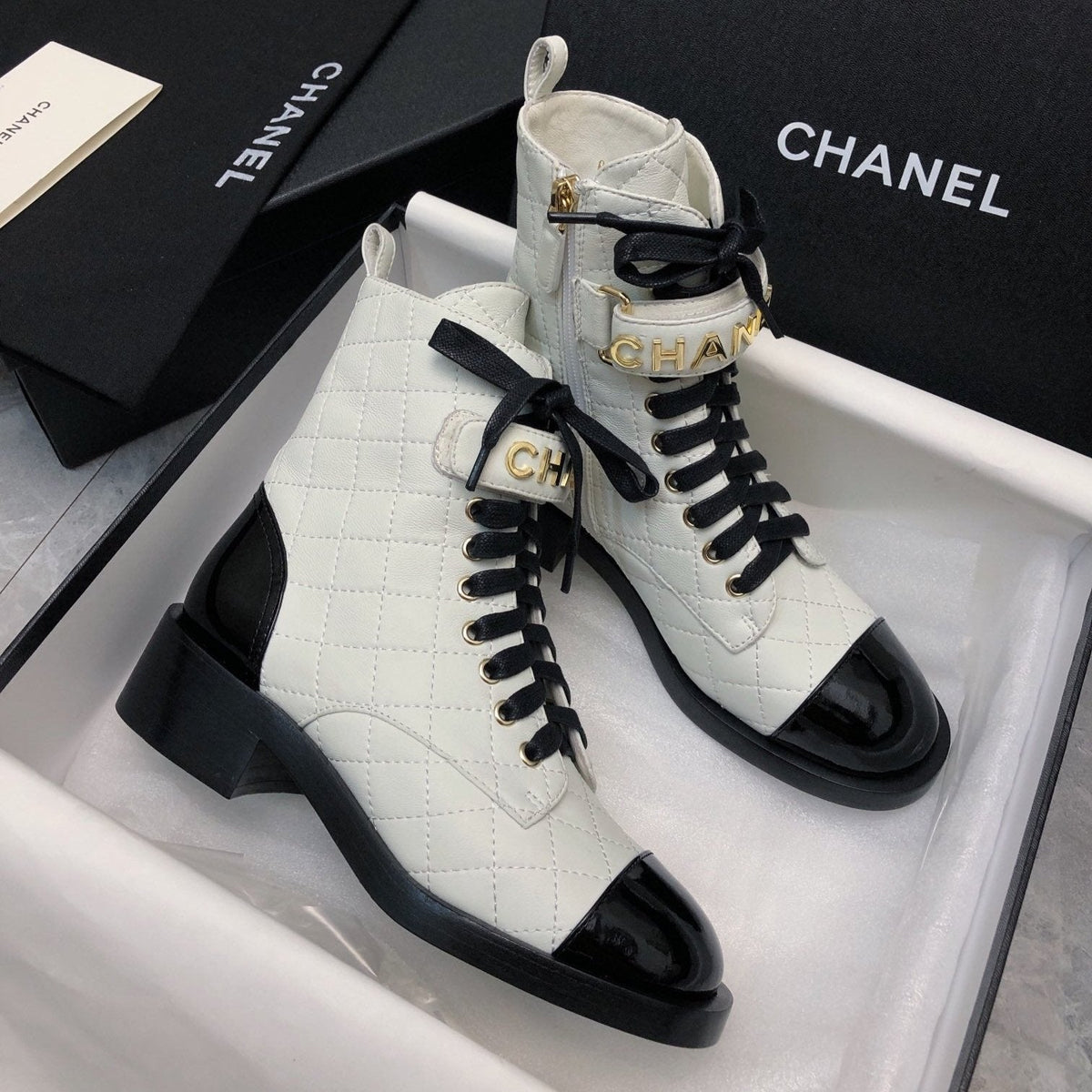 CC Short Boots 45mm In White Mix Black Quilted Lambskin And Glossy Cowhide 950036
