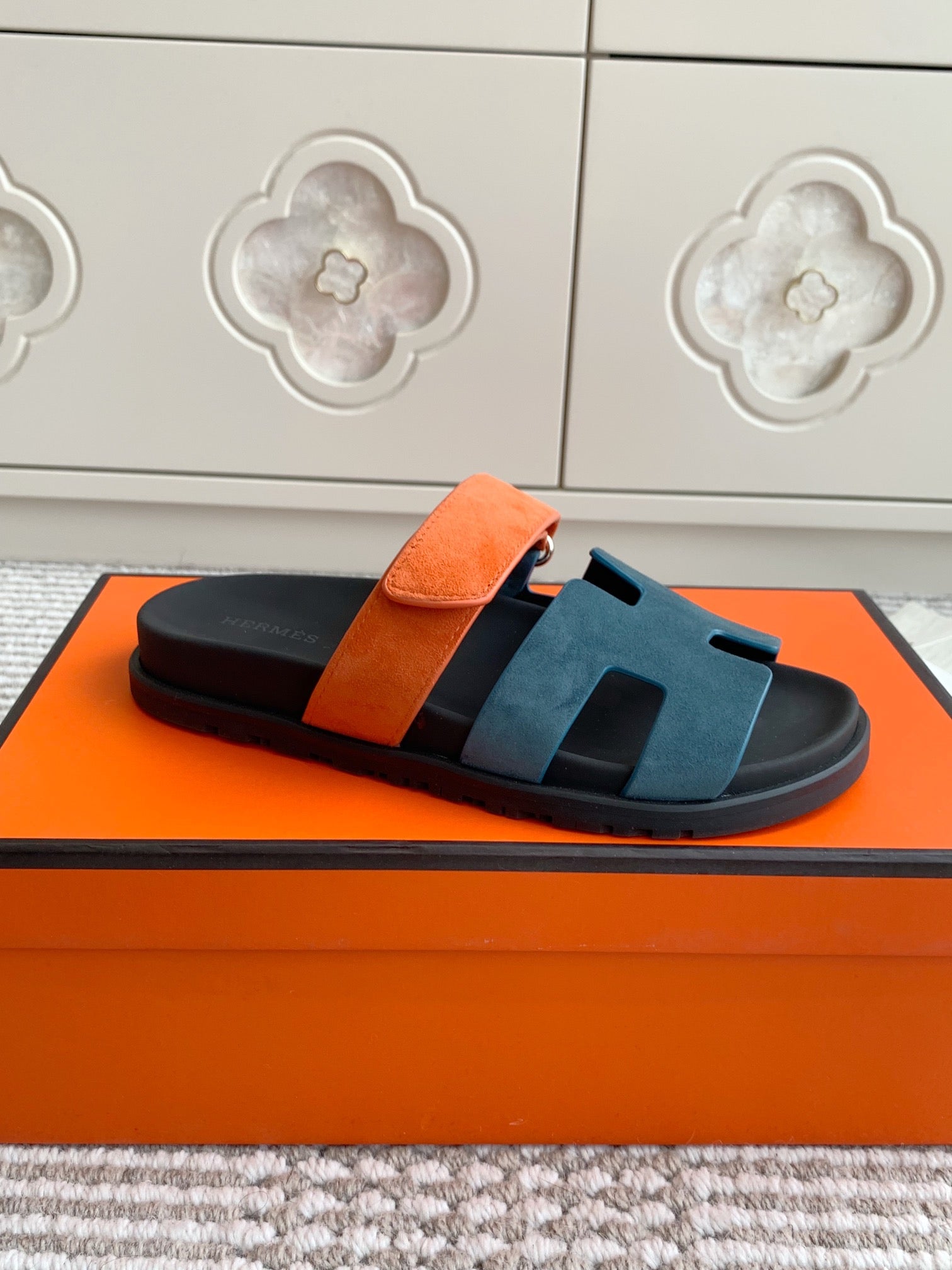 Hermes 2026 Chypre Sandal Two-tone Suede 957567