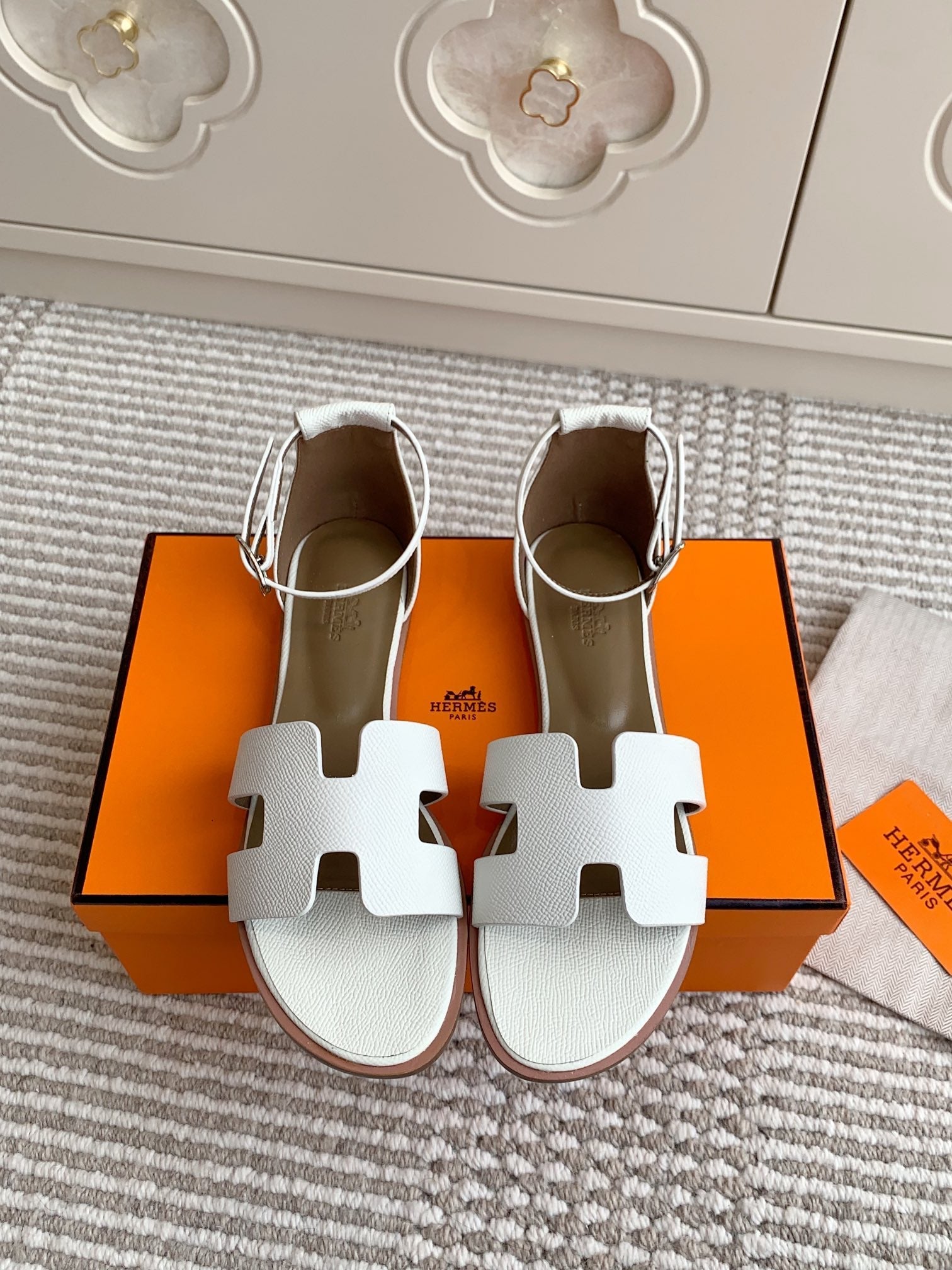 HM 25 Santorini White Epsom Leather Etoupe Calfskin