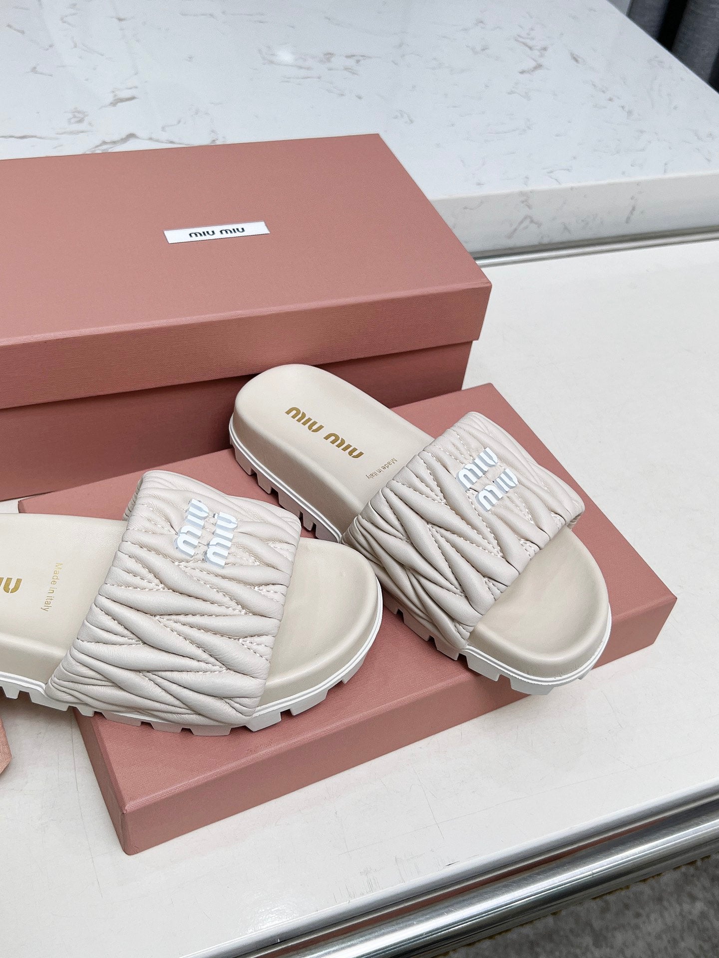 Miumiu 2026 Embroidered Slipper Sheepskin 935601