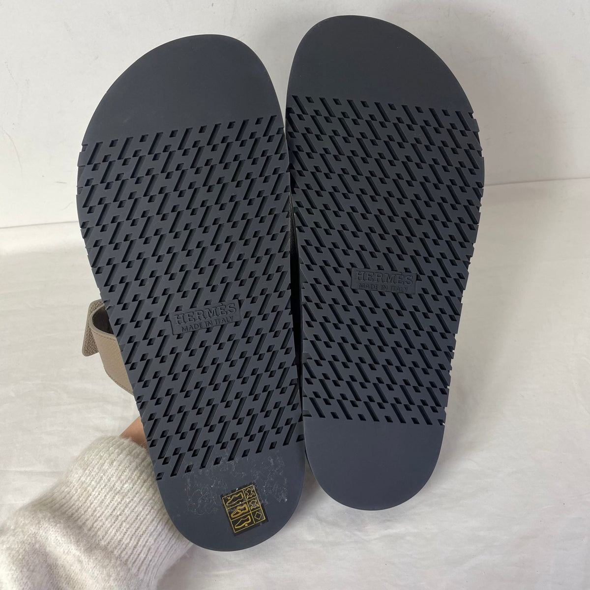 HM Chypre Sandal Etoupe Epsom Leather