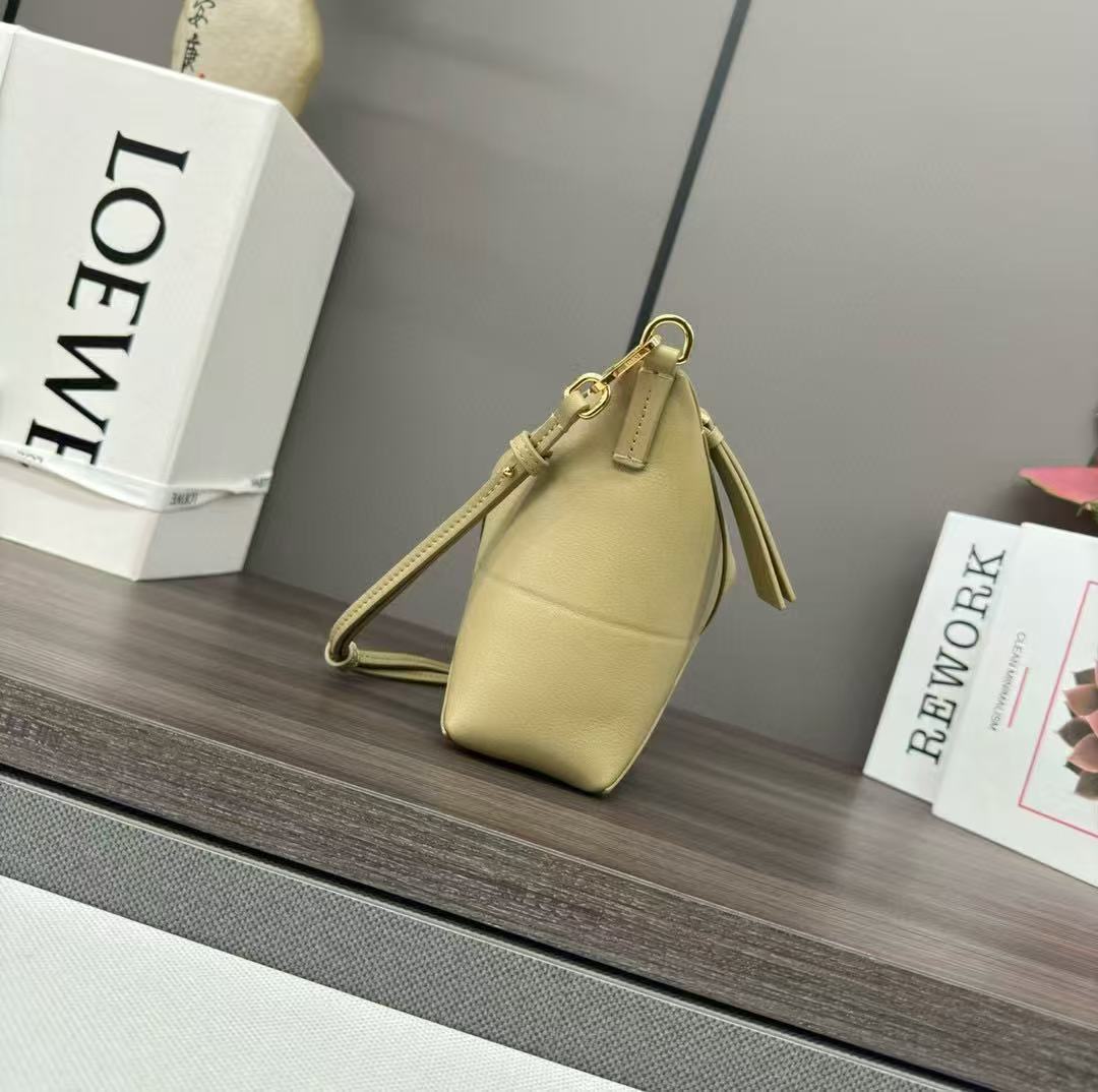 Loewe Puzzle Fold Pouch Light Yellow Nappa Calfskin