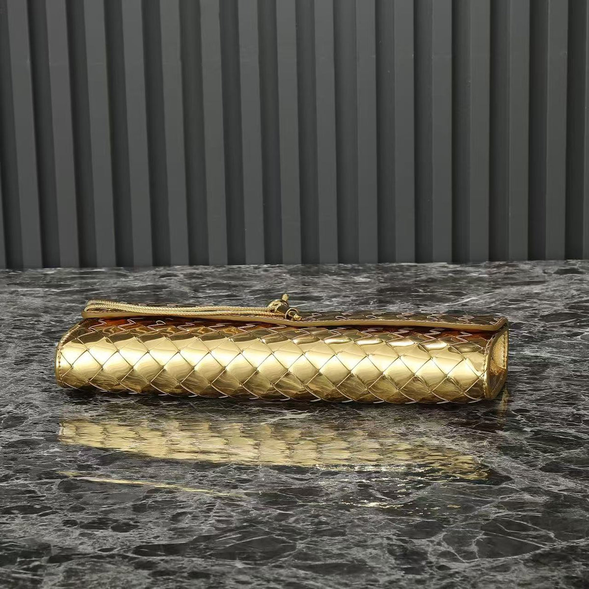 BV Long Clutch Andiamo With Handle 31cm Gold Leather