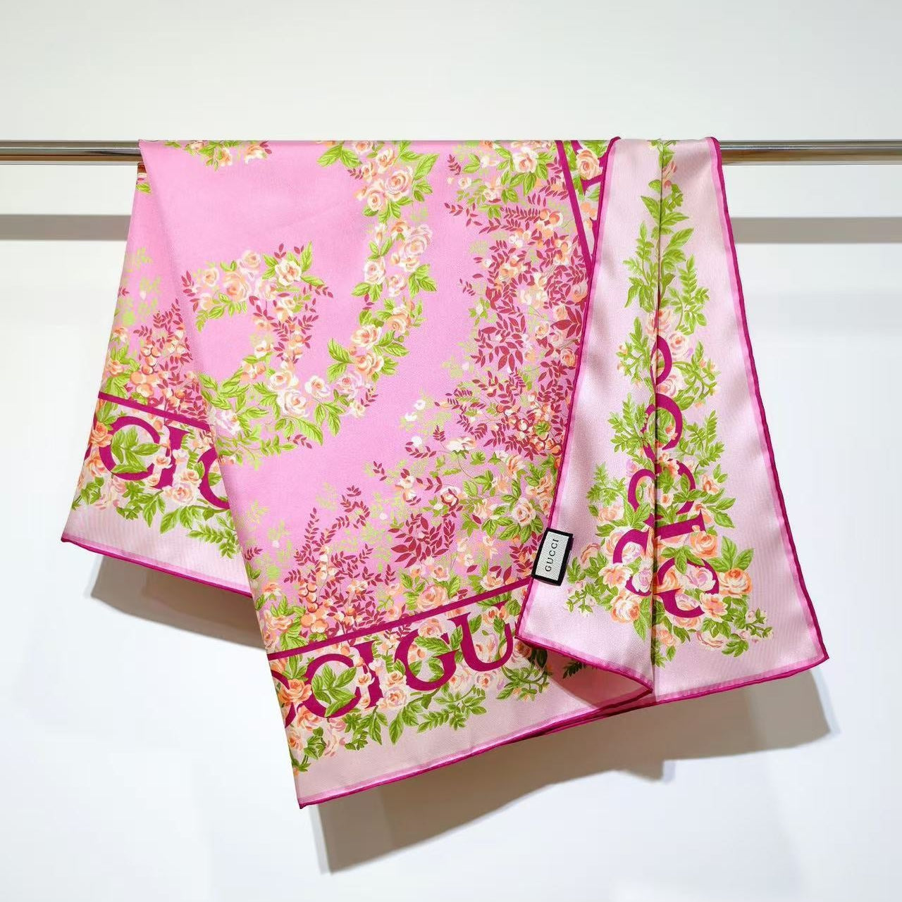 Gucci Interlocking G Floral Print Silk Pink Scarf