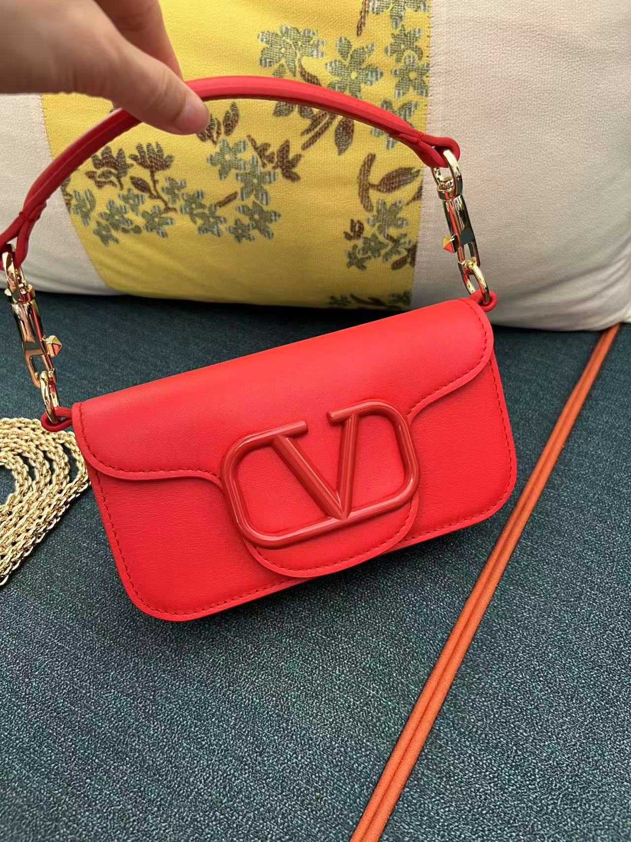 Valentino 2026 Garavani Loco Bag 20cm Red Leather
