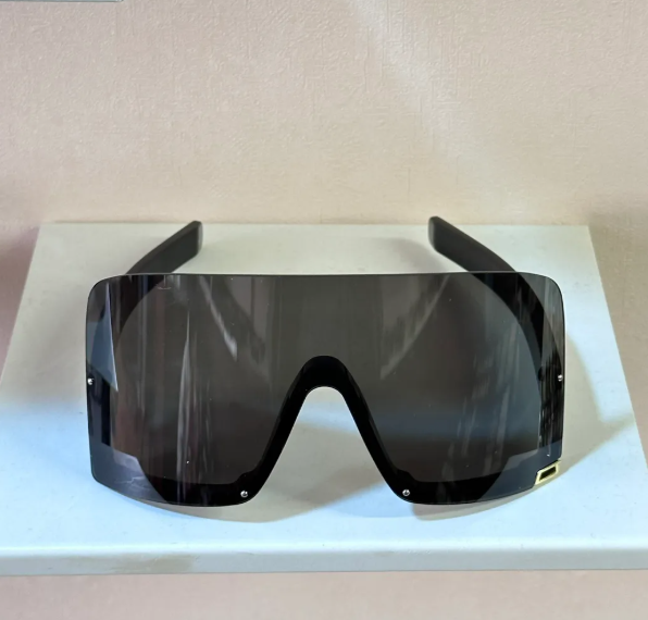 Gucci 2026 Shield Sunglasses GG1631S