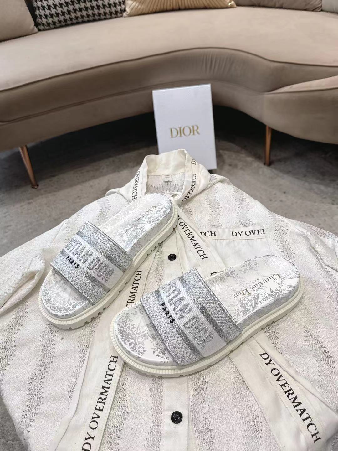 Dior 2026 Embroidered Dway Slide Fabric 944470