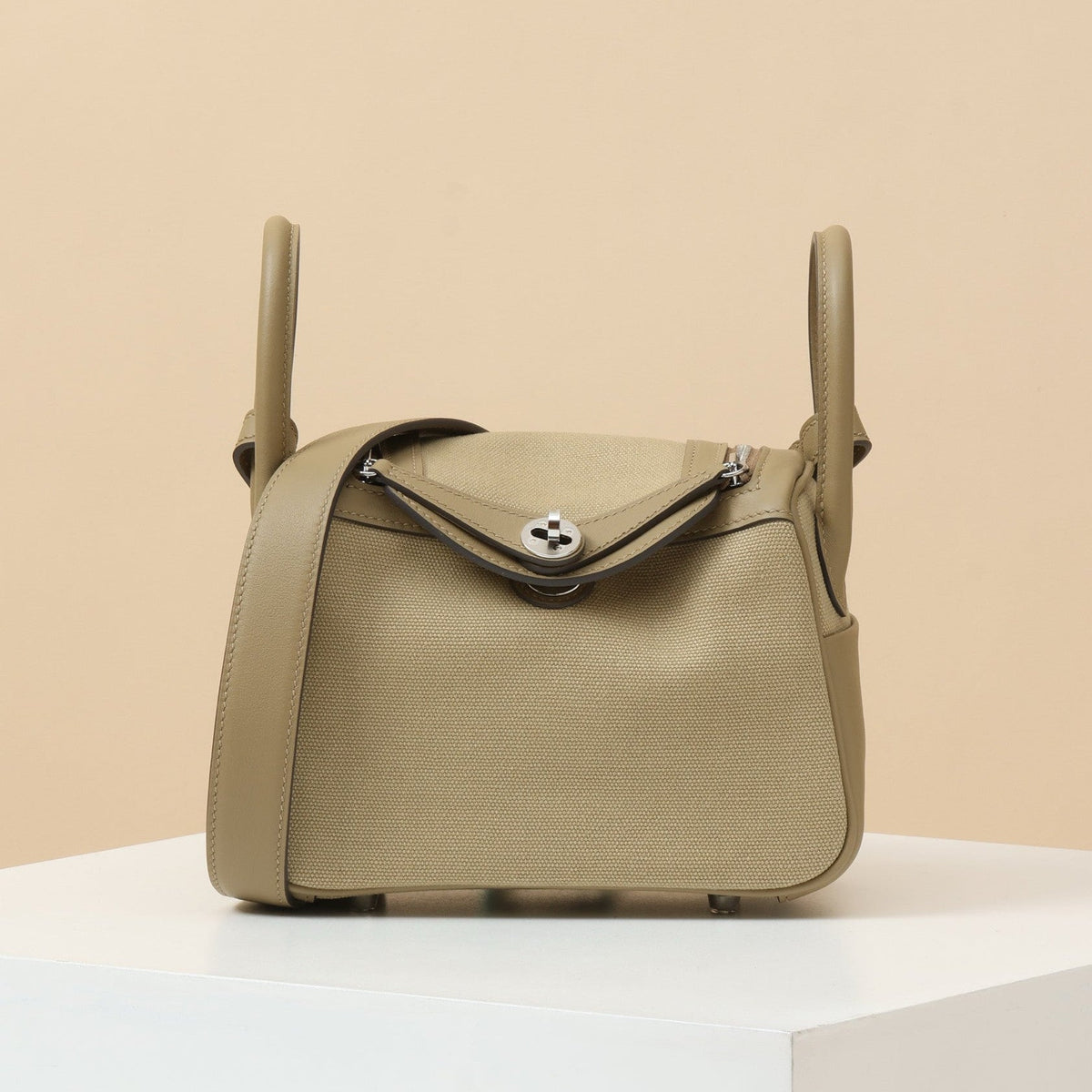 High-end Hermes 2026 Mini Lindy Cargo Bag 19cm Swift Leather Canvas