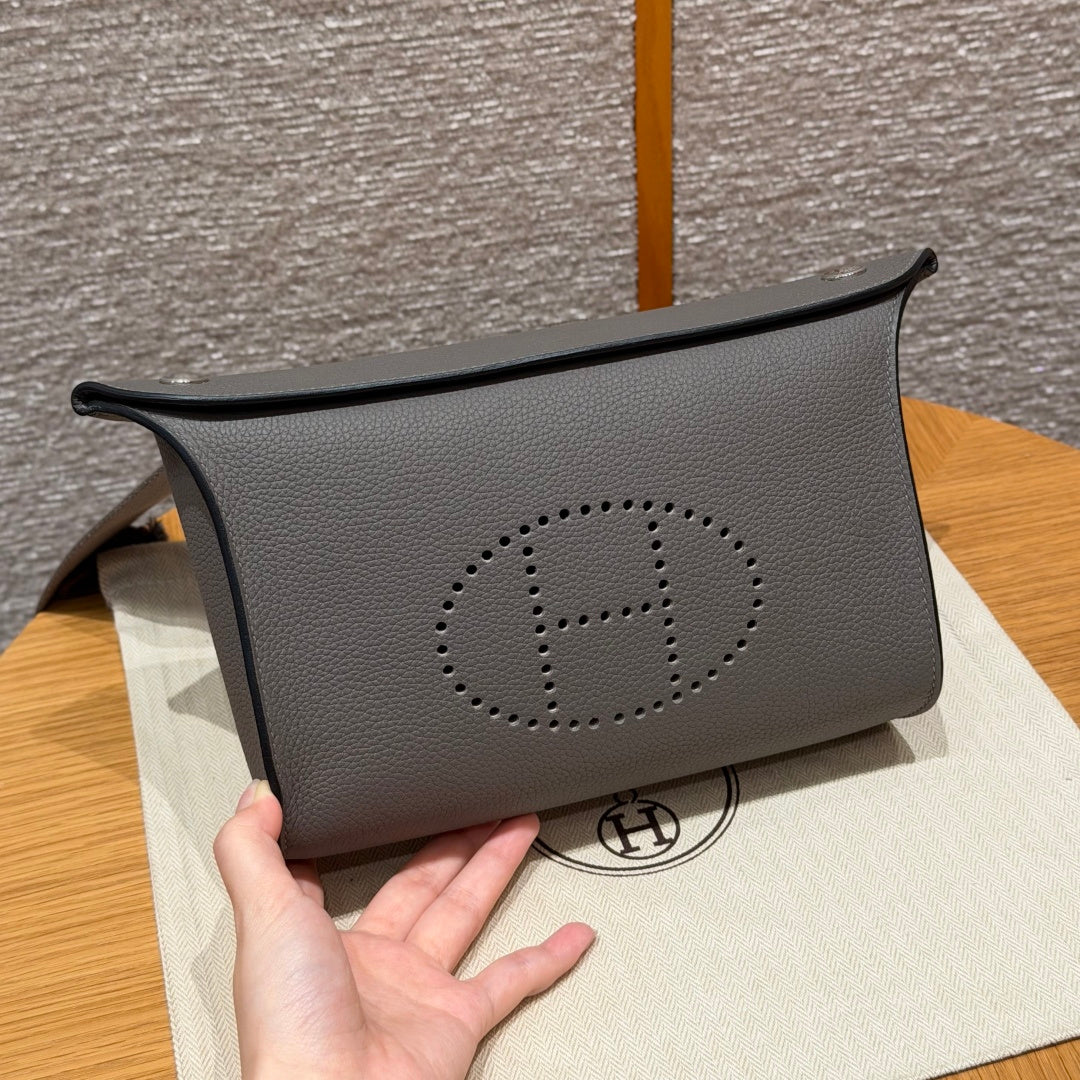 High-end Hermes 2026 Videpoches Bag 27cm Togo Calfskin