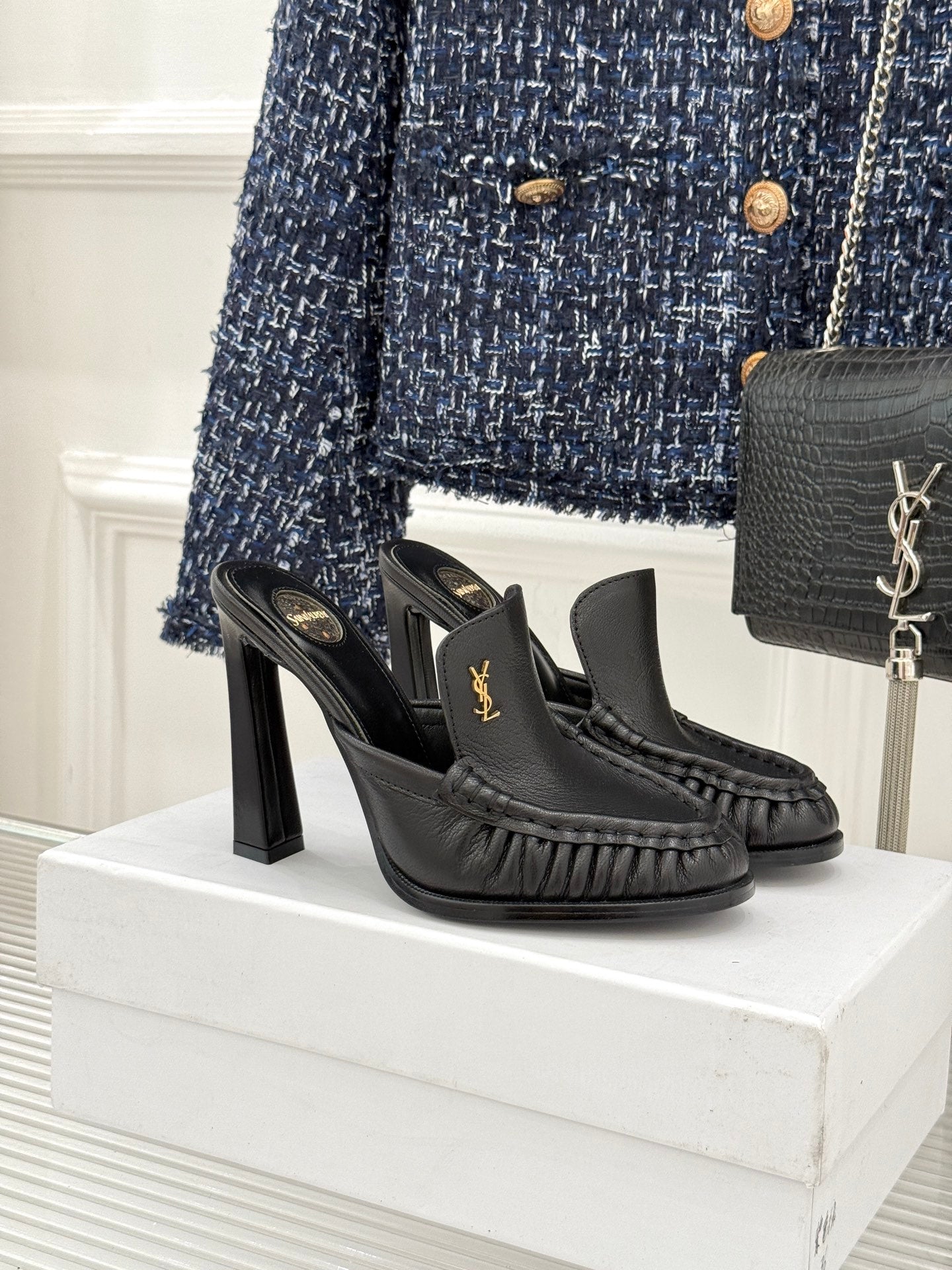 Saint Laurent 2026 Le Loafer Cassandre Mule 105mm Suede Leather 642949