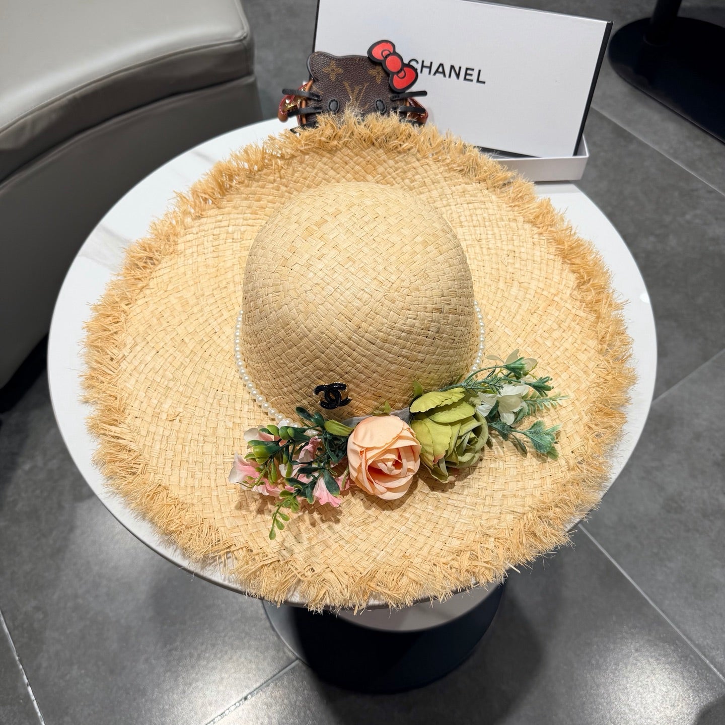 Chanel Flower Raffia Straw Wide-brimmed Hat 400708