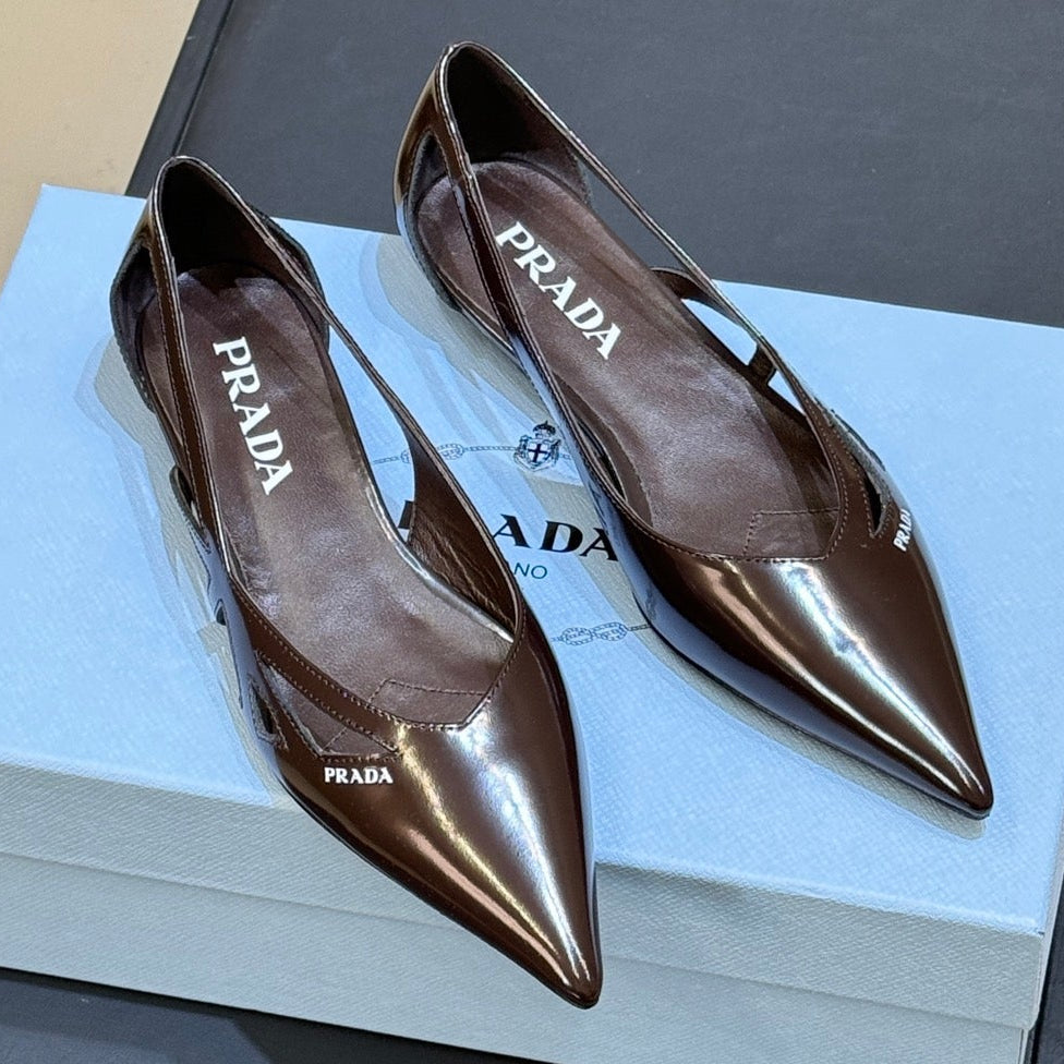Prada 2026 Pointed-Toe Ballet Flats Calfskin 151236