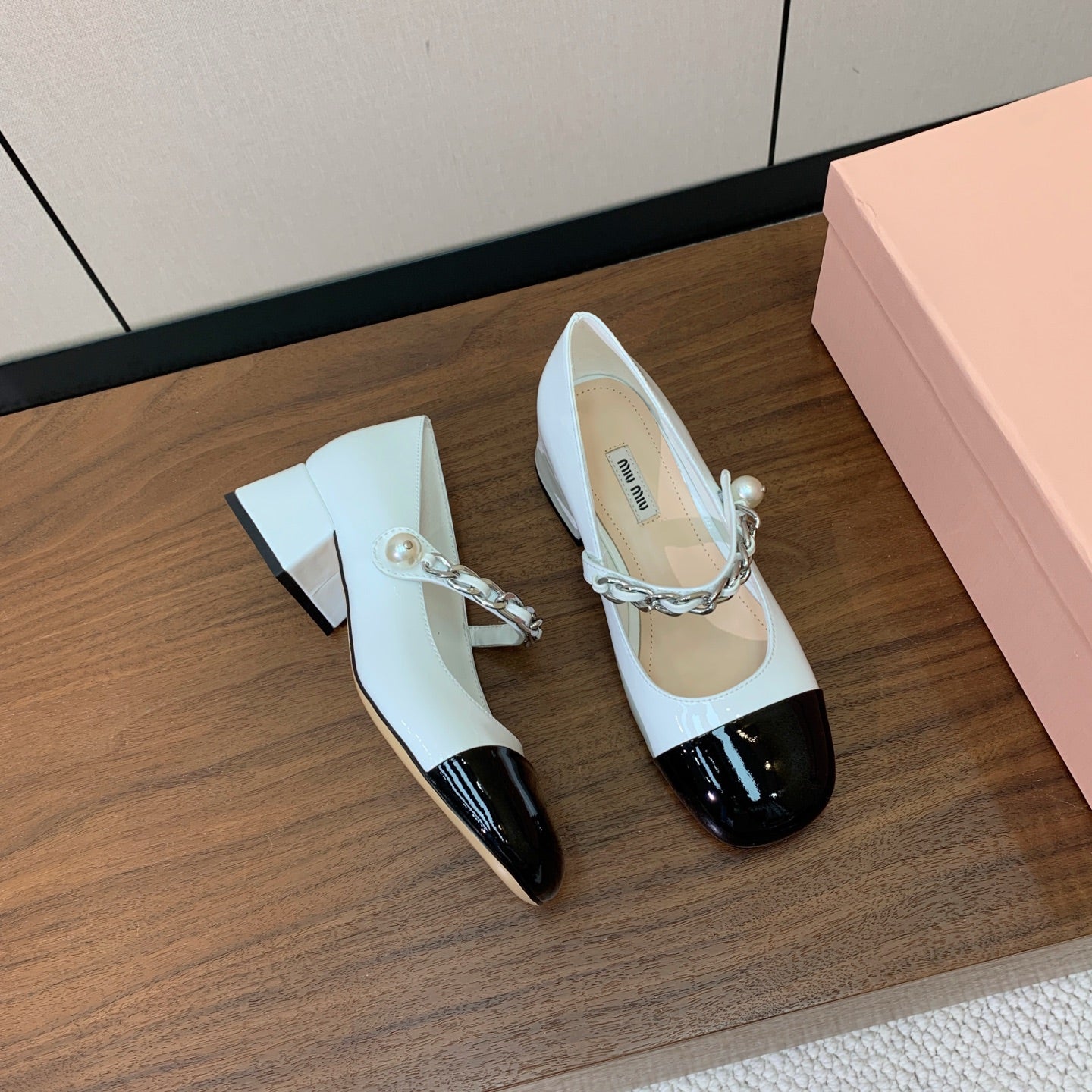 Miumiu 2026 Pumps Black White Patent Leather 945708