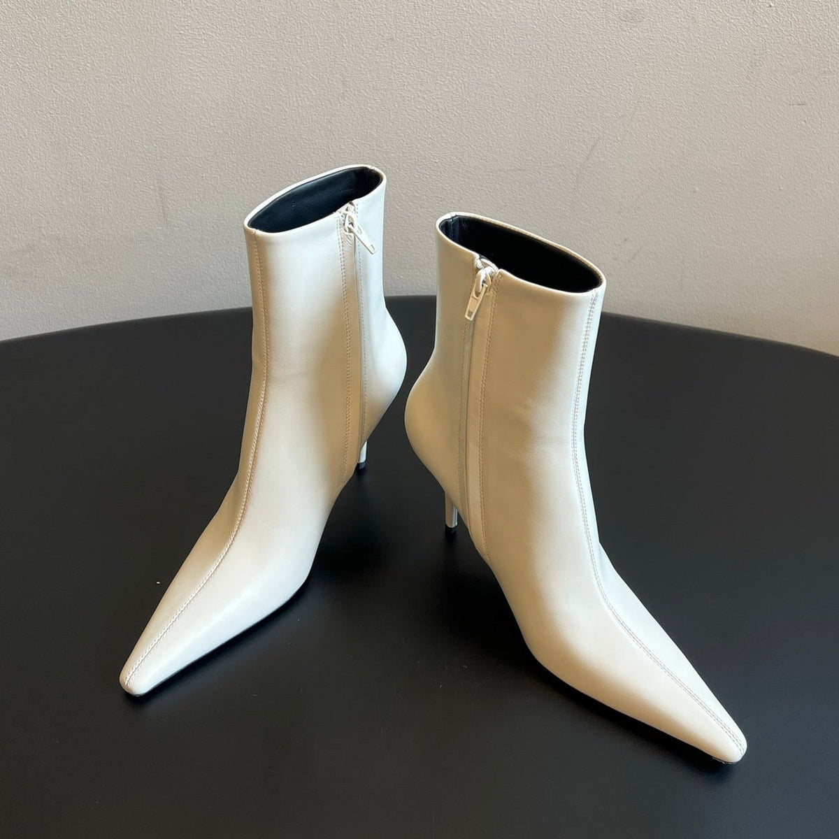 YSL 2026 Pointed-Toe Ankle Boots 90mm Suede Leather 203401