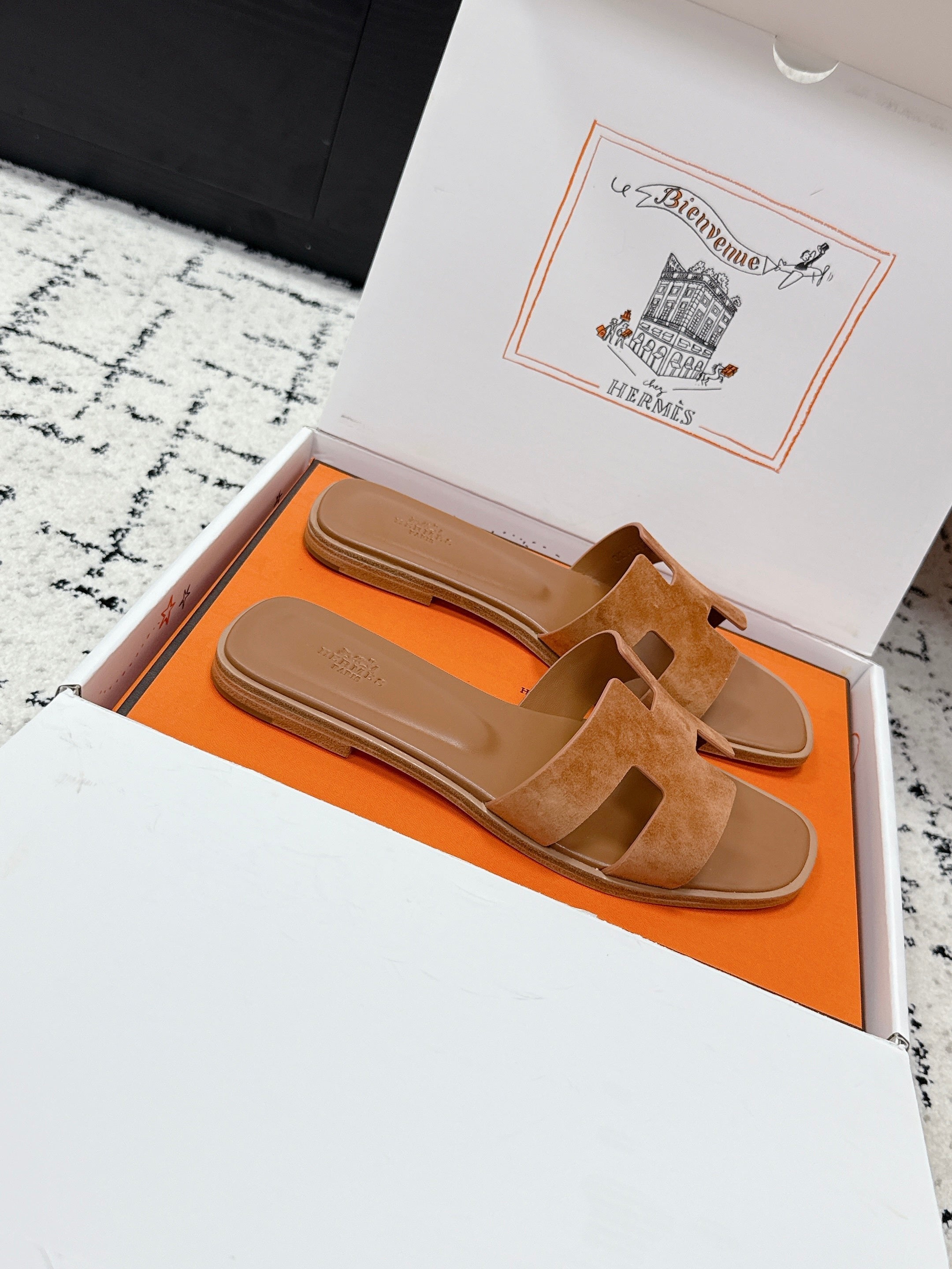 HM 26ss Oran Sandals Brown Suede Cowhide 617193