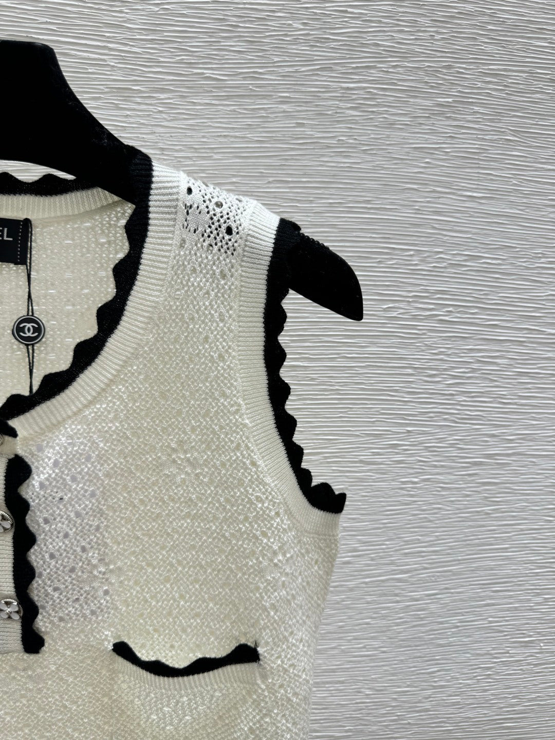 Chanel 2026 Lace Hollow-Out Round Neck Knitted Vest Cardigan Wool 132747