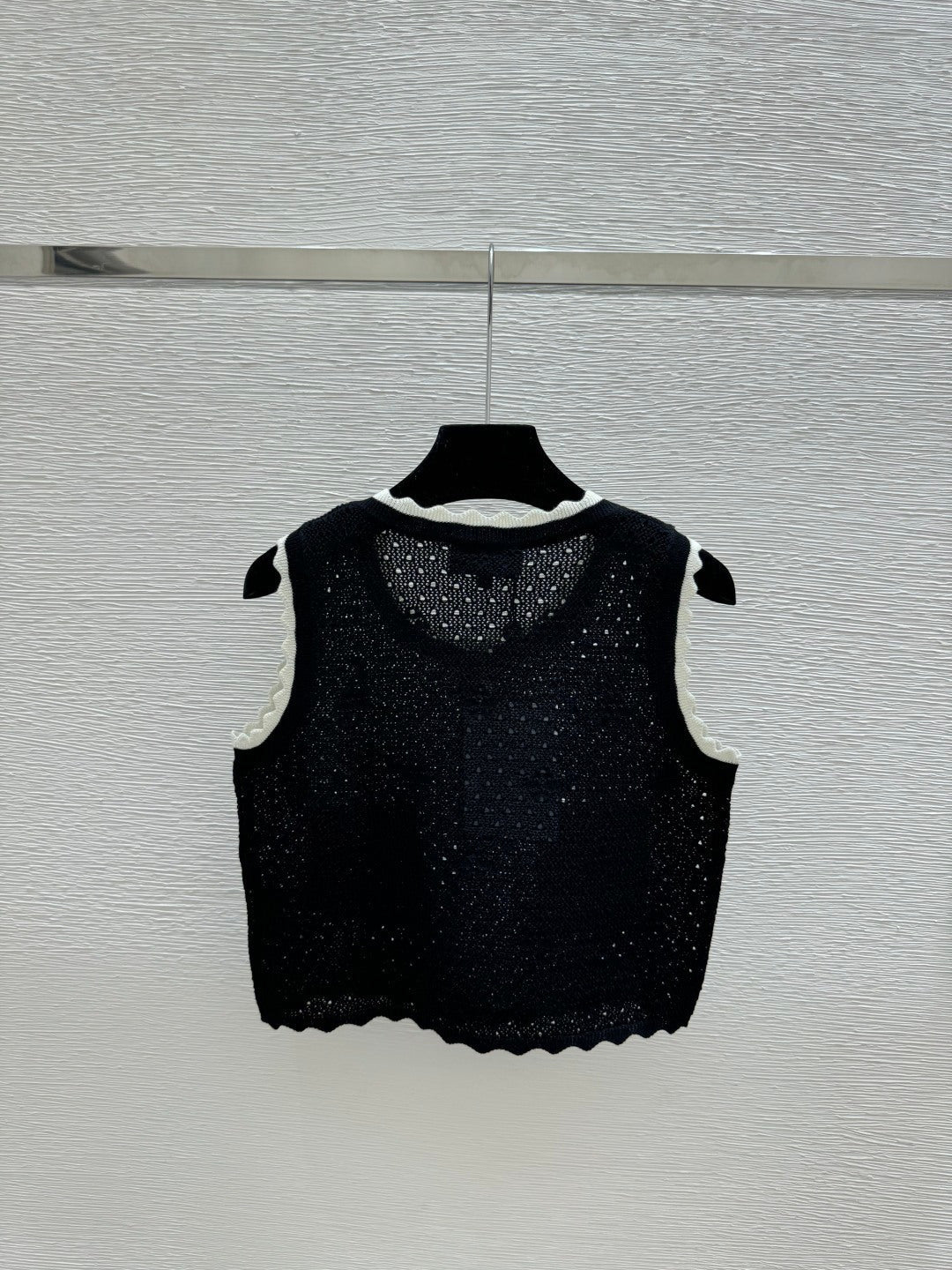 Chanel 2026 Lace Hollow-Out Round Neck Knitted Vest Cardigan Wool 132747