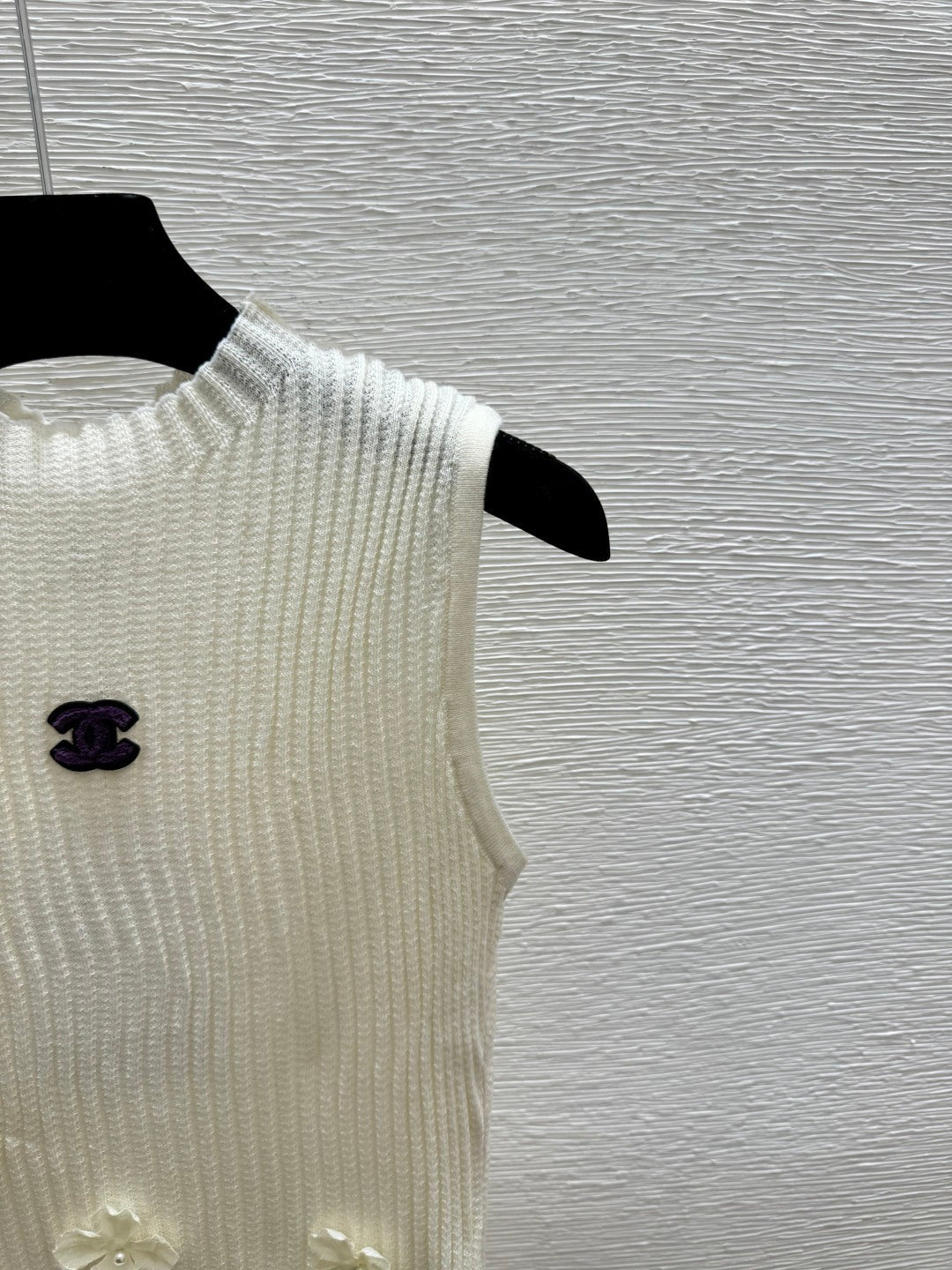 Chanel 2026 Floral Turtleneck Knitted Vest Wool 200735