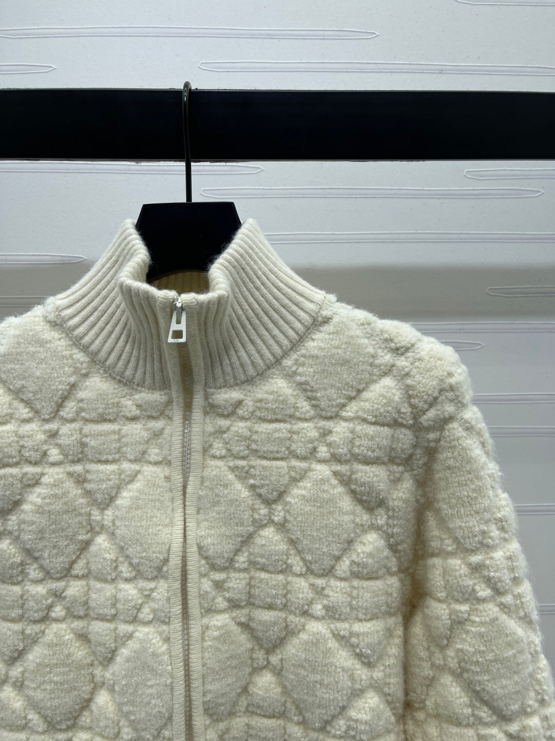 CD 25 Cardigan Stand Collar Light Beige Wool