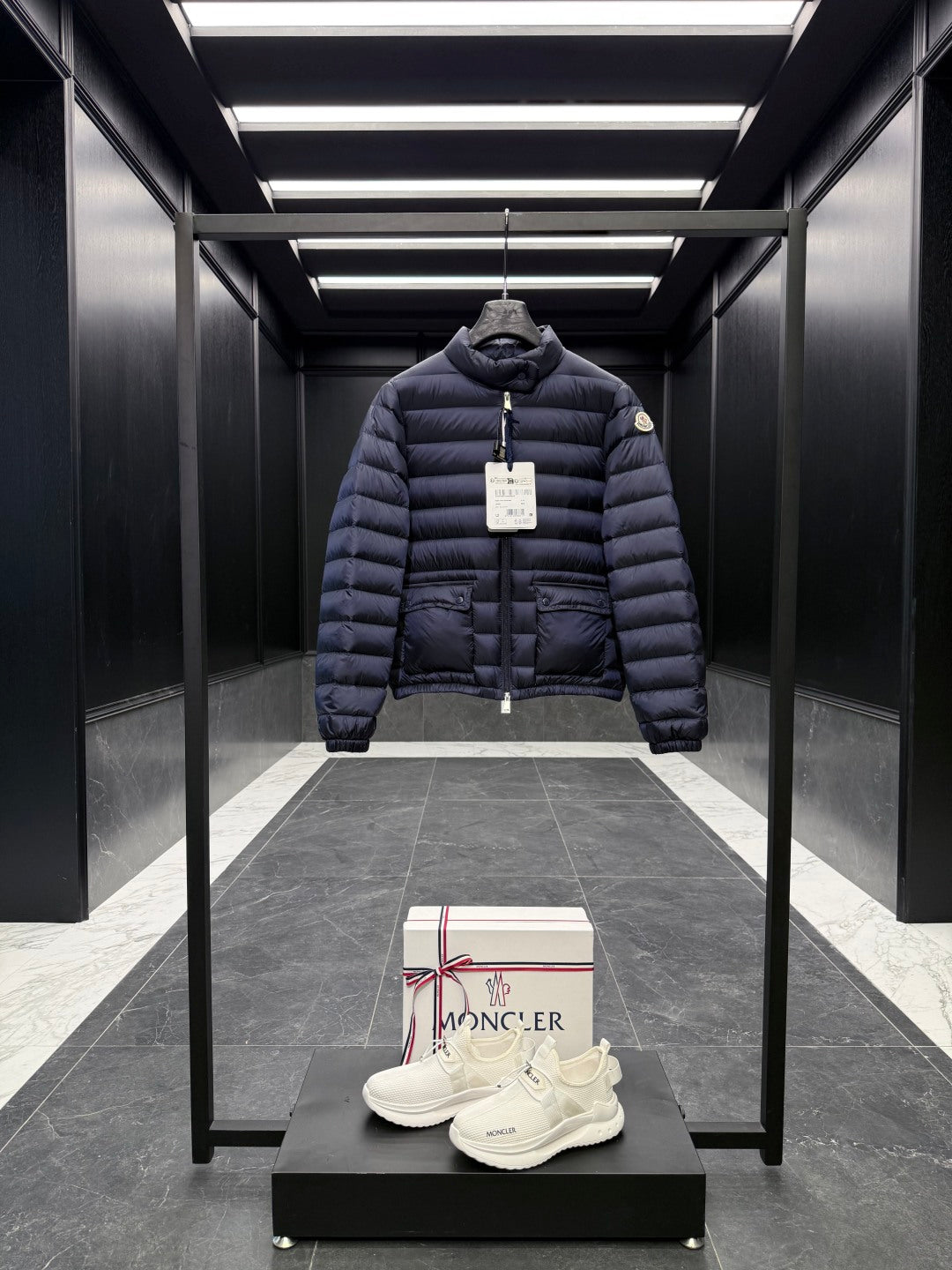 Moncler 25 Down Jacket Polyester 304735