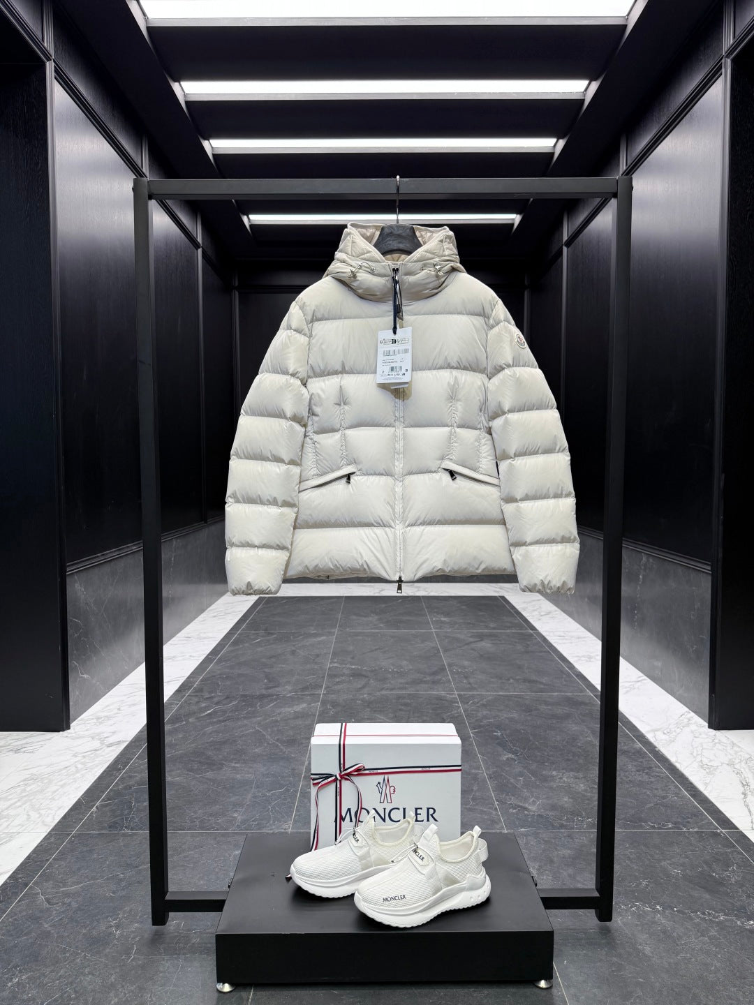 MC 25 Down Jacket  White Polyester 0020