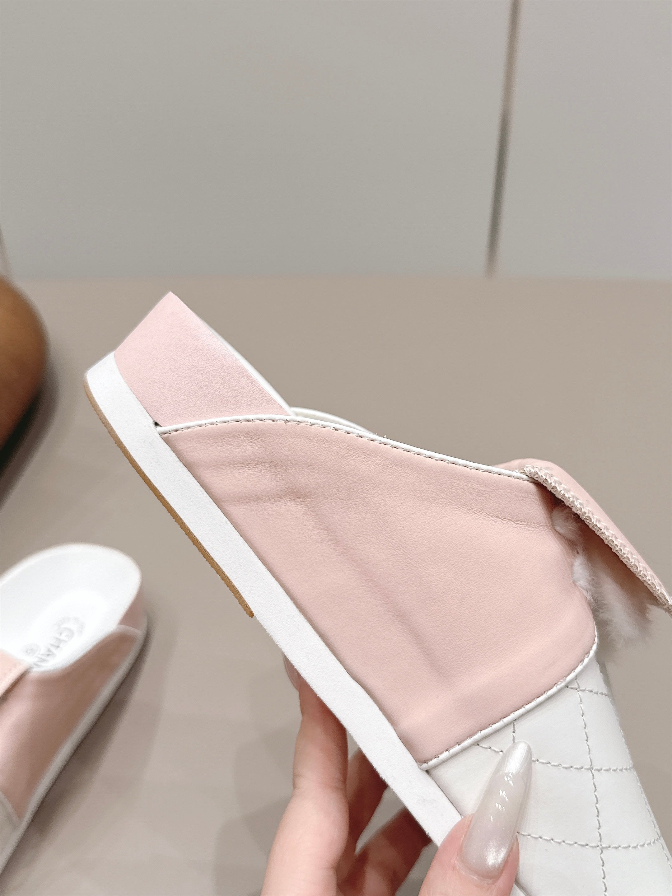 Chanel 2026 Closed-Toe Mules Leather 976805