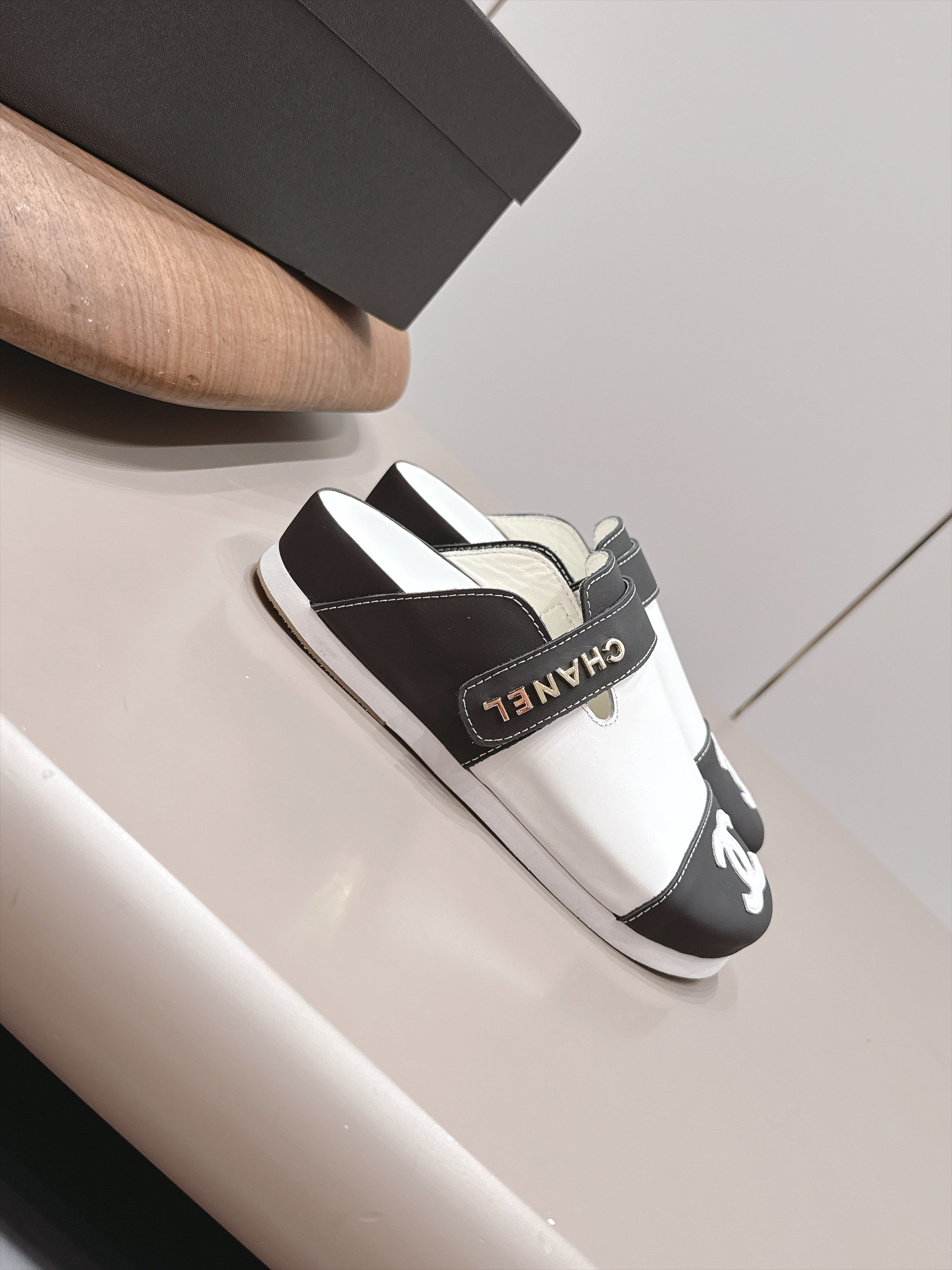 Chanel 2026 Slip-On Mule Leather 976804