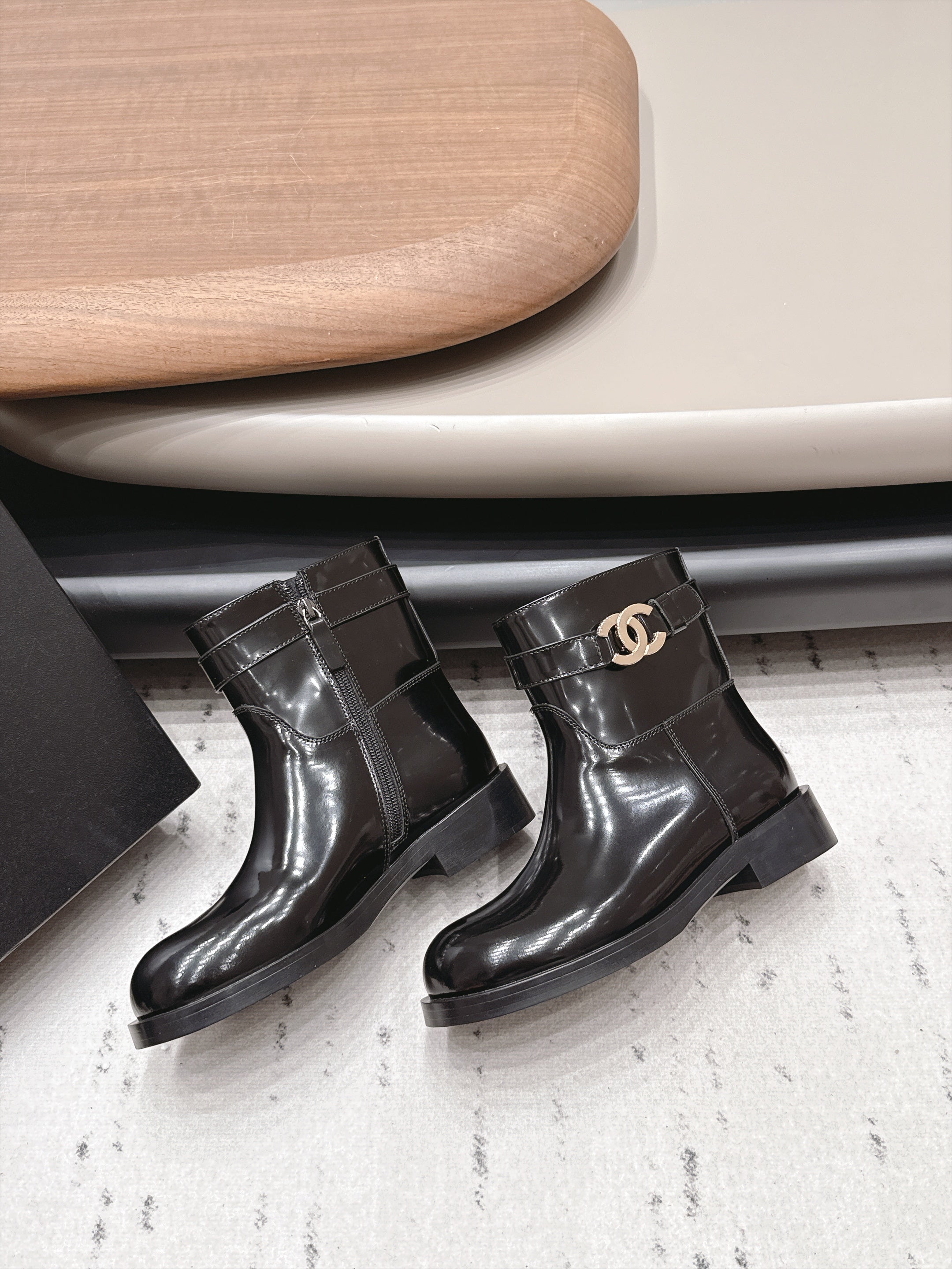 Chanel 2026 Round-Toe Zip-Up Boots Cowhide 976099