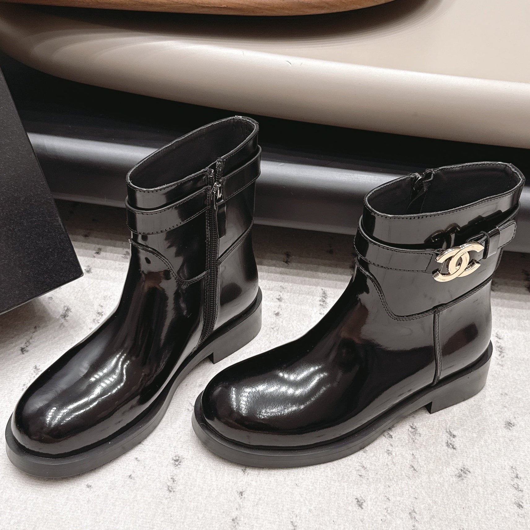 Chanel 2026 Round-Toe Zip-Up Boots Cowhide 976099